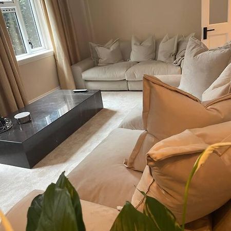 Newly Refurbished Apartment, Near Station & River Londres Exterior foto