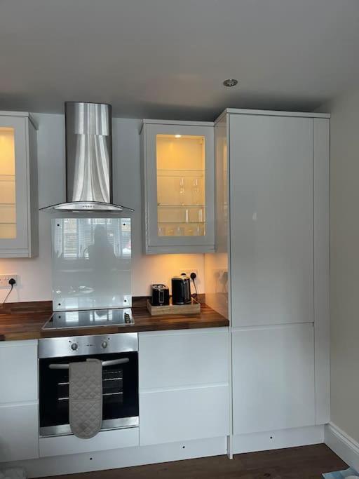 Newly Refurbished Apartment, Near Station & River Londres Exterior foto