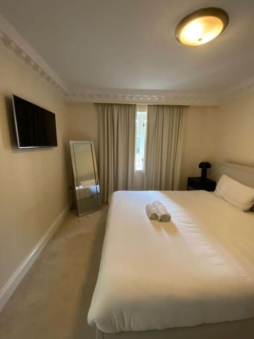 Newly Refurbished Apartment, Near Station & River Londres Exterior foto